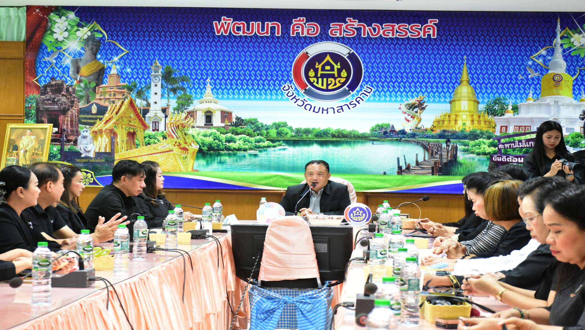 พช.นาเชือก : ร่วมประชุมกรมการพัฒนาชุมชน ครั้งที่ 10/2568 ขับเคลื่อนงานพัฒนาชุมชน มุ่งสู่เศรษฐกิจฐานรากมั่นคง ชุมชนเข้มแข็งอย่างยั่งยืน