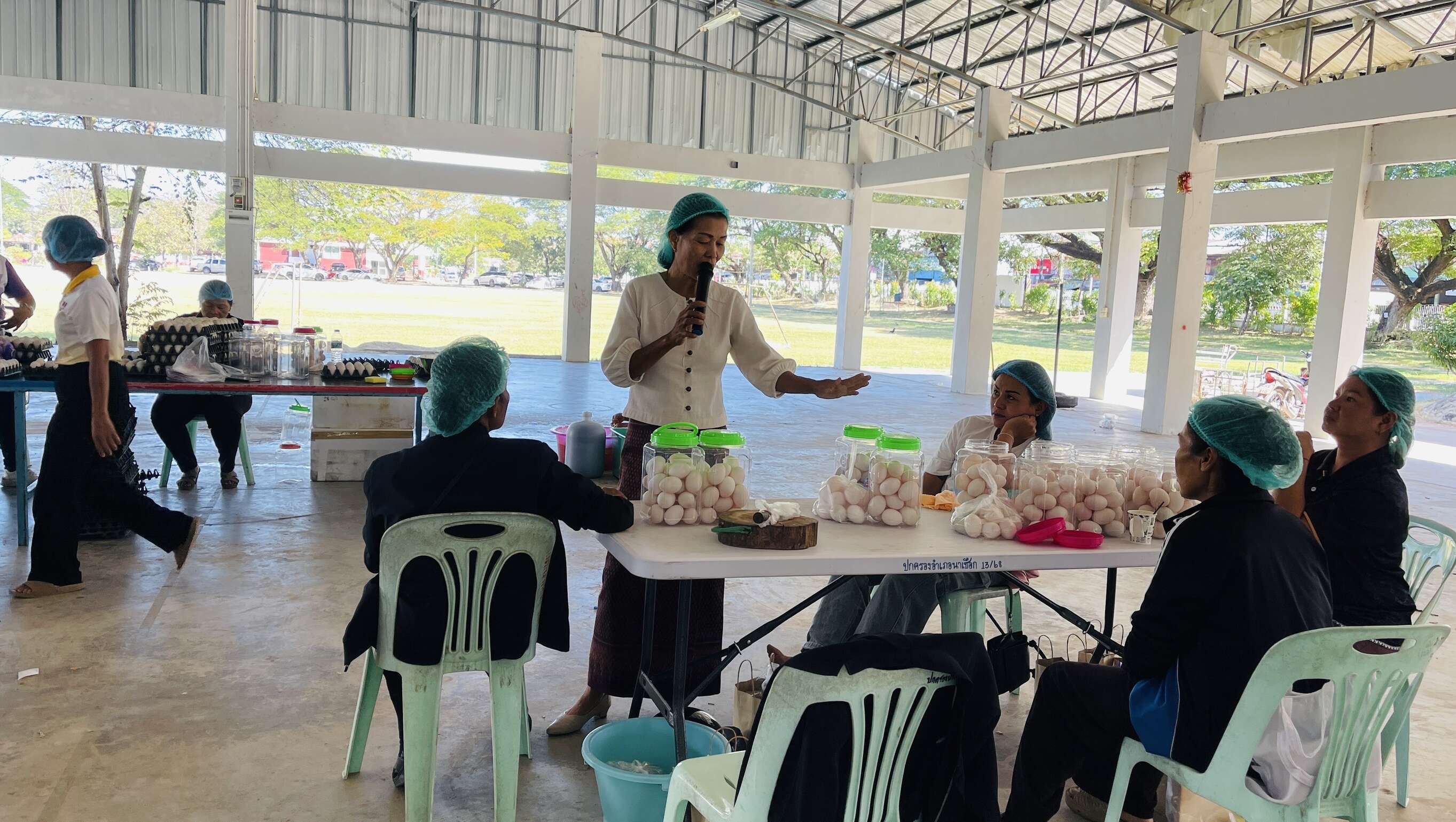 พช.นาเชือก จังหวัดมหาสารคาม :  ดำเนินโครงการสร้างสัมมาชีพชุมชน ครัวเรือนที่ได้รับผลกระทบด้านอาชีพและรายได้ที่มีศักยภาพและสามารถพัฒนาได้ 