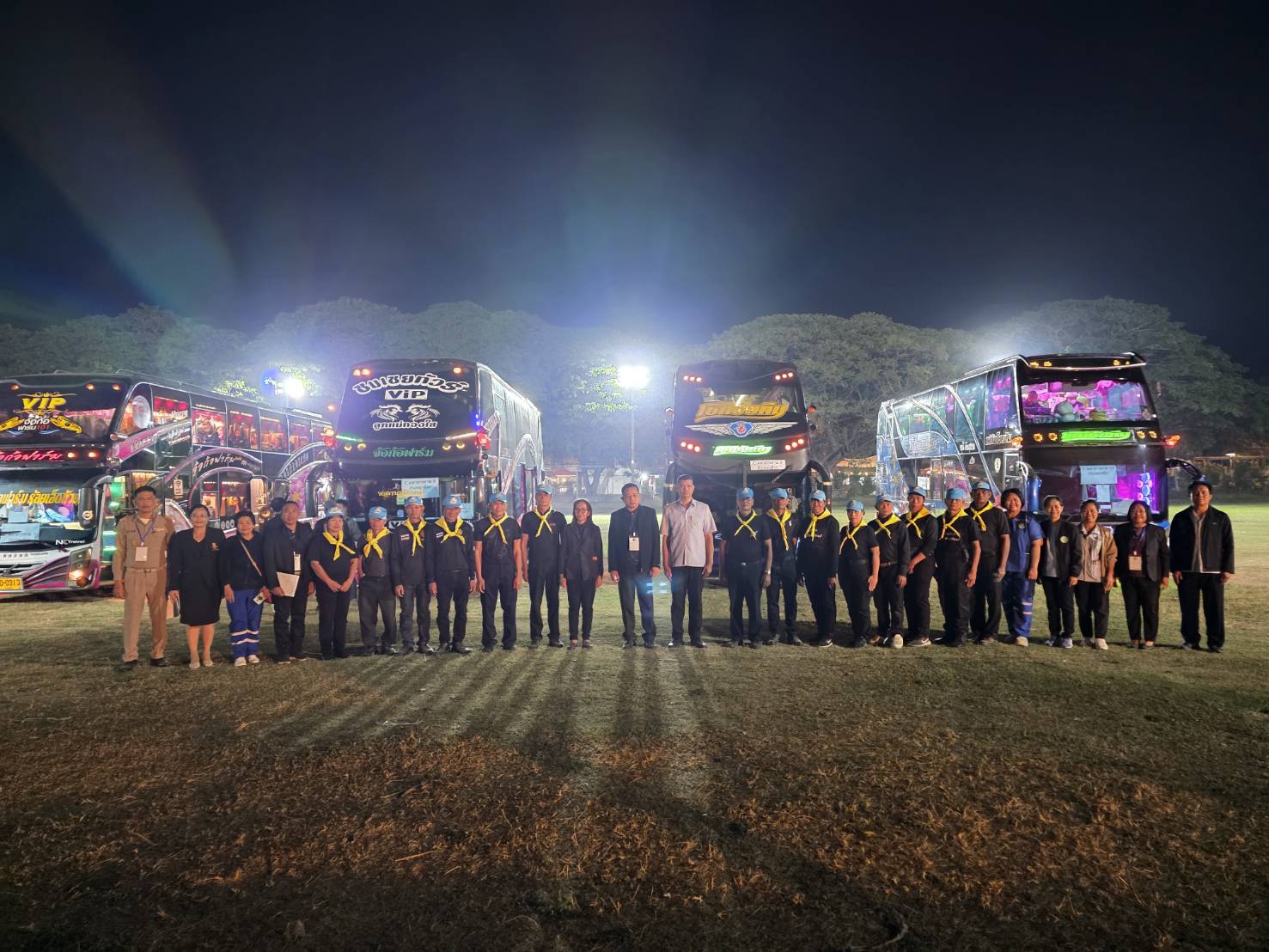 พช.นาเชือก จ.มหาสารคาม ร่วมปล่อยขบวนรถนำประชาชนชาวอำเภอนาเชือกออกเดินทางไปเข้ากราบถวายบังคมพระบรมศพ สมเด็จพระนางเจ้าสิริกิติ์ พระบรมราชินีนาถ พระบรมราชชนนีพันปีหลวง ณ พระที่นั่งดุสิตมหาปราสาท กรุงเทพมหานคร