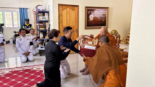 กราบนมัสการ หลวงปู่ไหล พระศรีวรญาณ วิ. (ไหล โฆสโก ป.ธ.9)